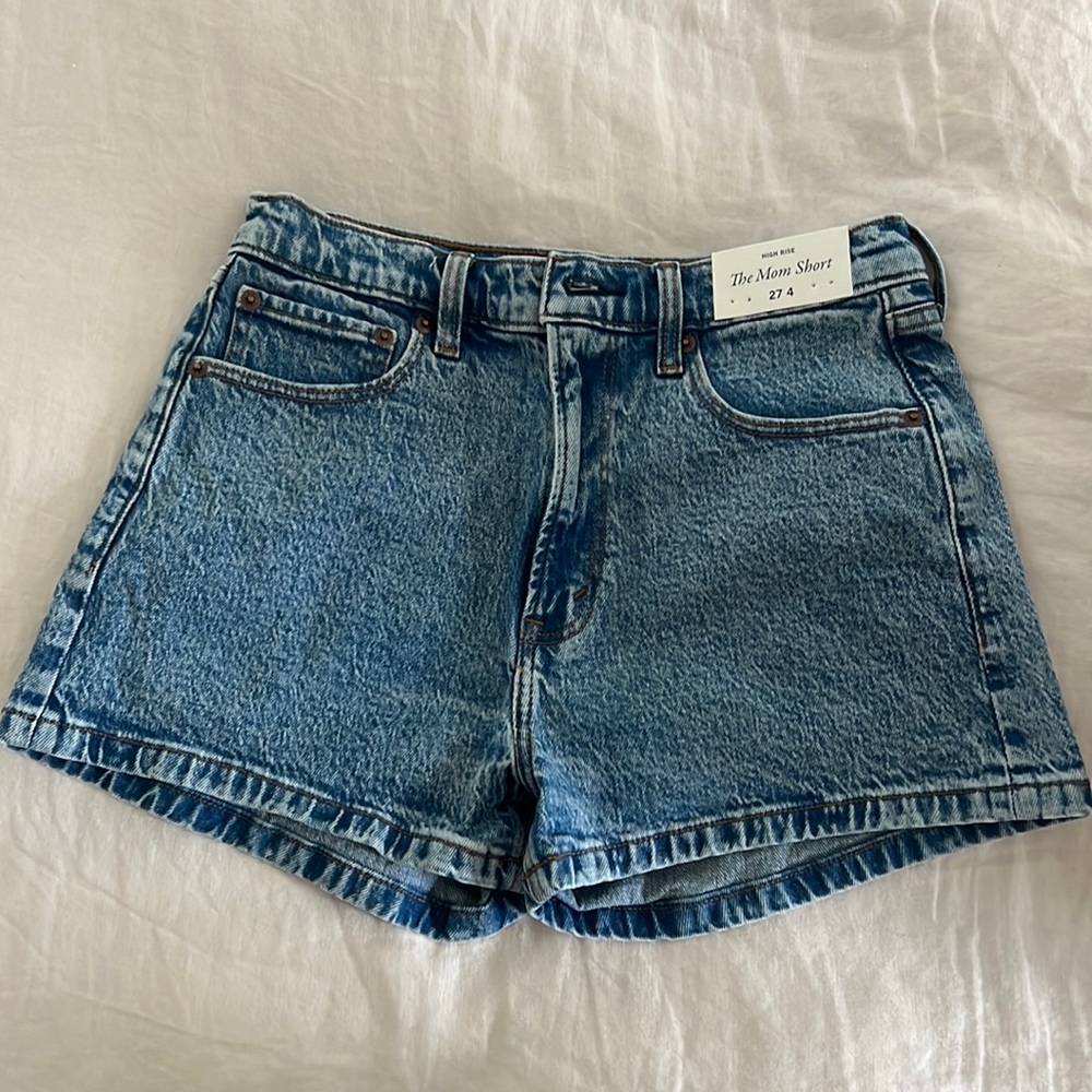 Abercrombie high rise mom short